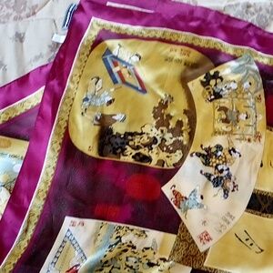 Silk legend Life at Play 100 % Chinese silk of excellent quality, vibrant gold
